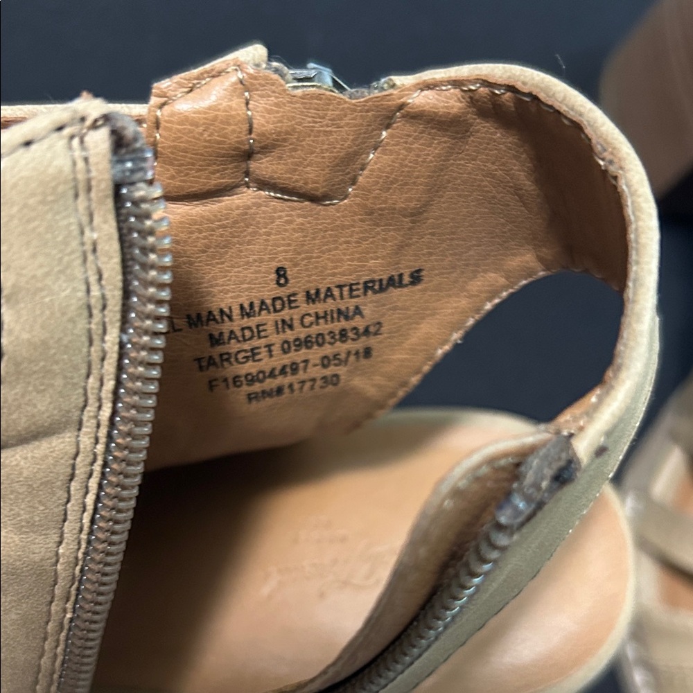 Universal Thread Beige Strappy Chunky Heeled Sand… - image 2